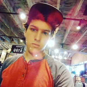 Meet your Posher, Elias